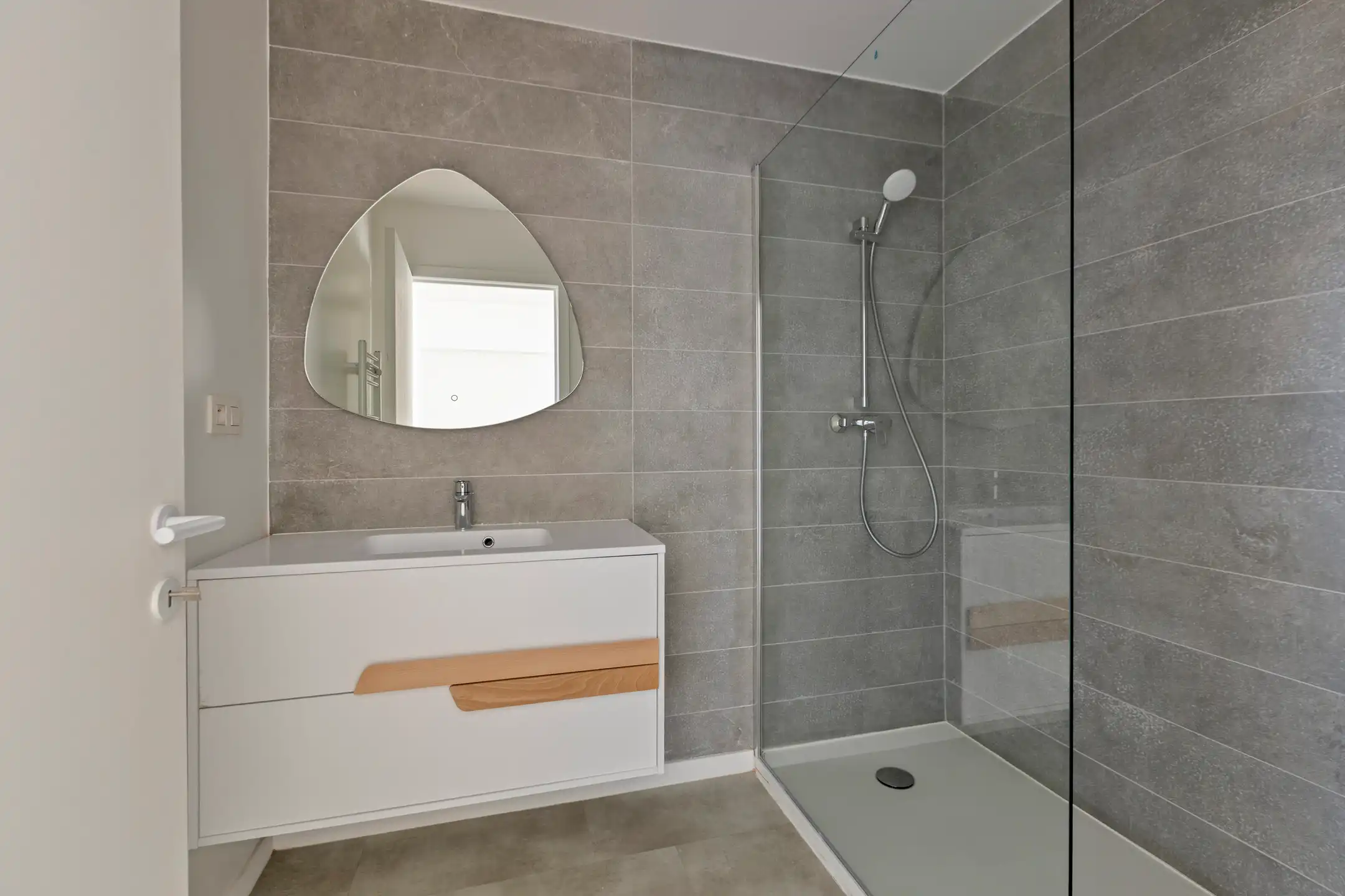 Woning met 4 slaapkamers, 2 badkamers en 2 autostaanplaatsen foto 25