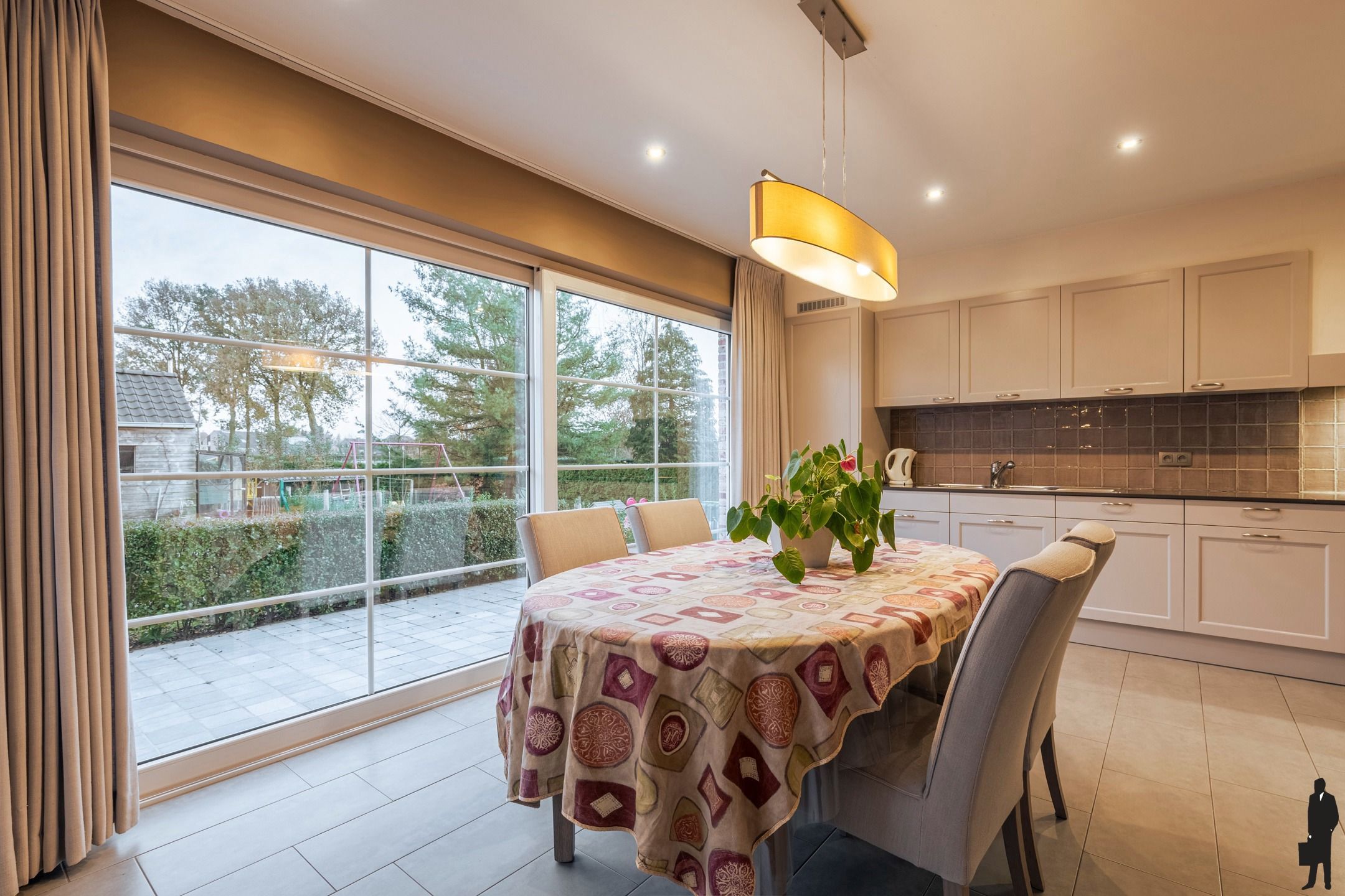 Recente, instapklare HOB-woning met 3 à 4 slpk. en bouwgrond foto 8