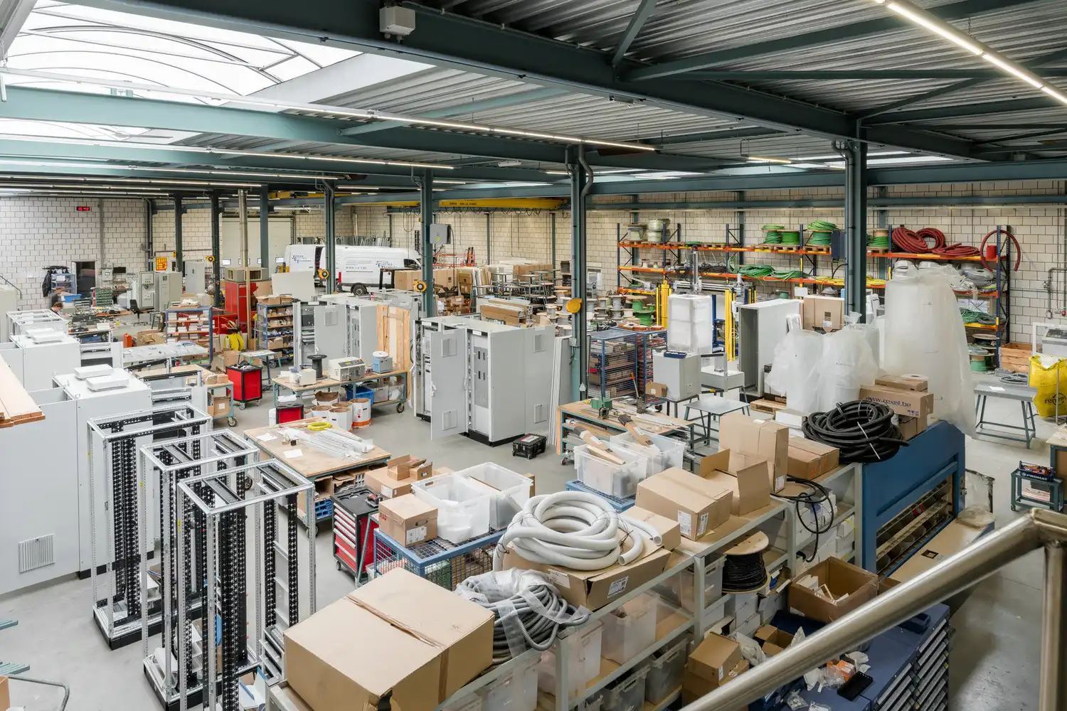 BEDRIJFSPAND MET CONCIERGEWONING foto 96