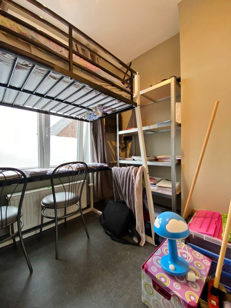 Bemeubeld appartement met terras op centrale ligging foto 6