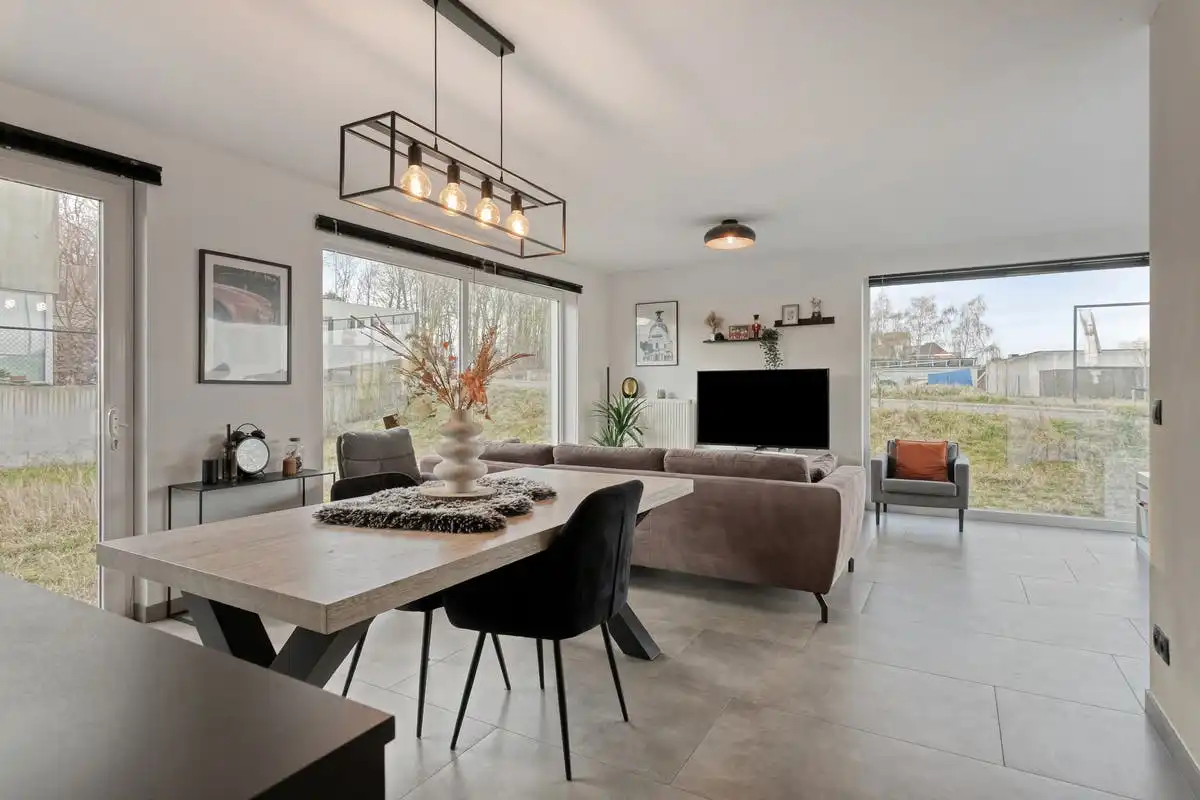 Volledig instapklaar huis met 3 kamers te koop in Anzegem foto 2