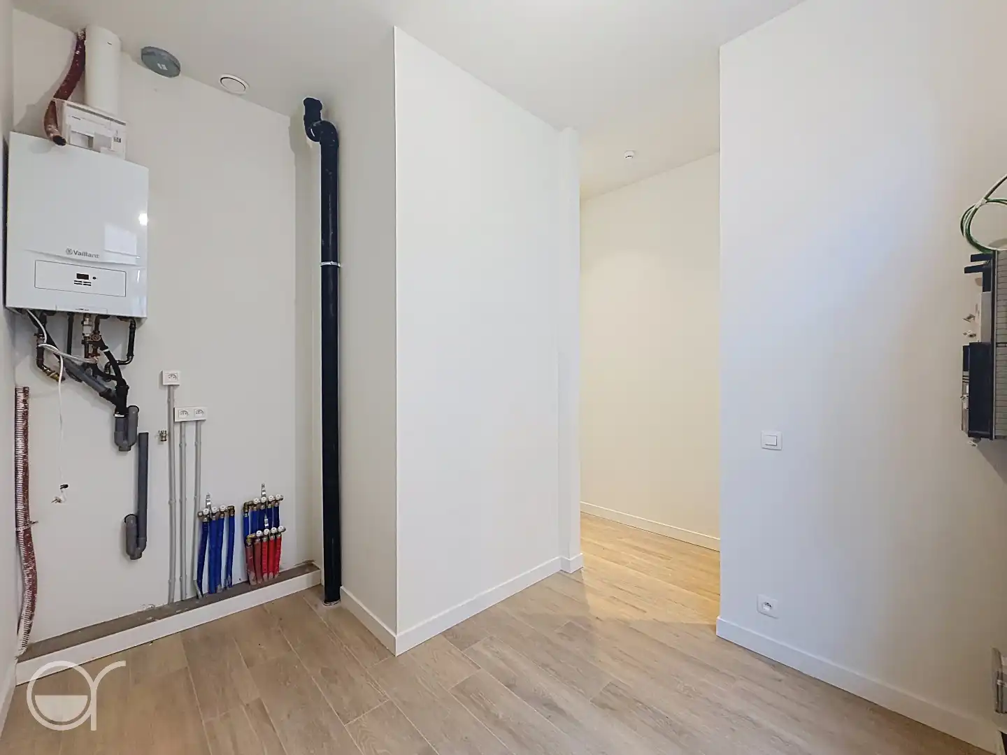 Prachtig gerenoveerde rijwoning met 2 slaapkamers en buitenruimte nabij de Coupure foto 15