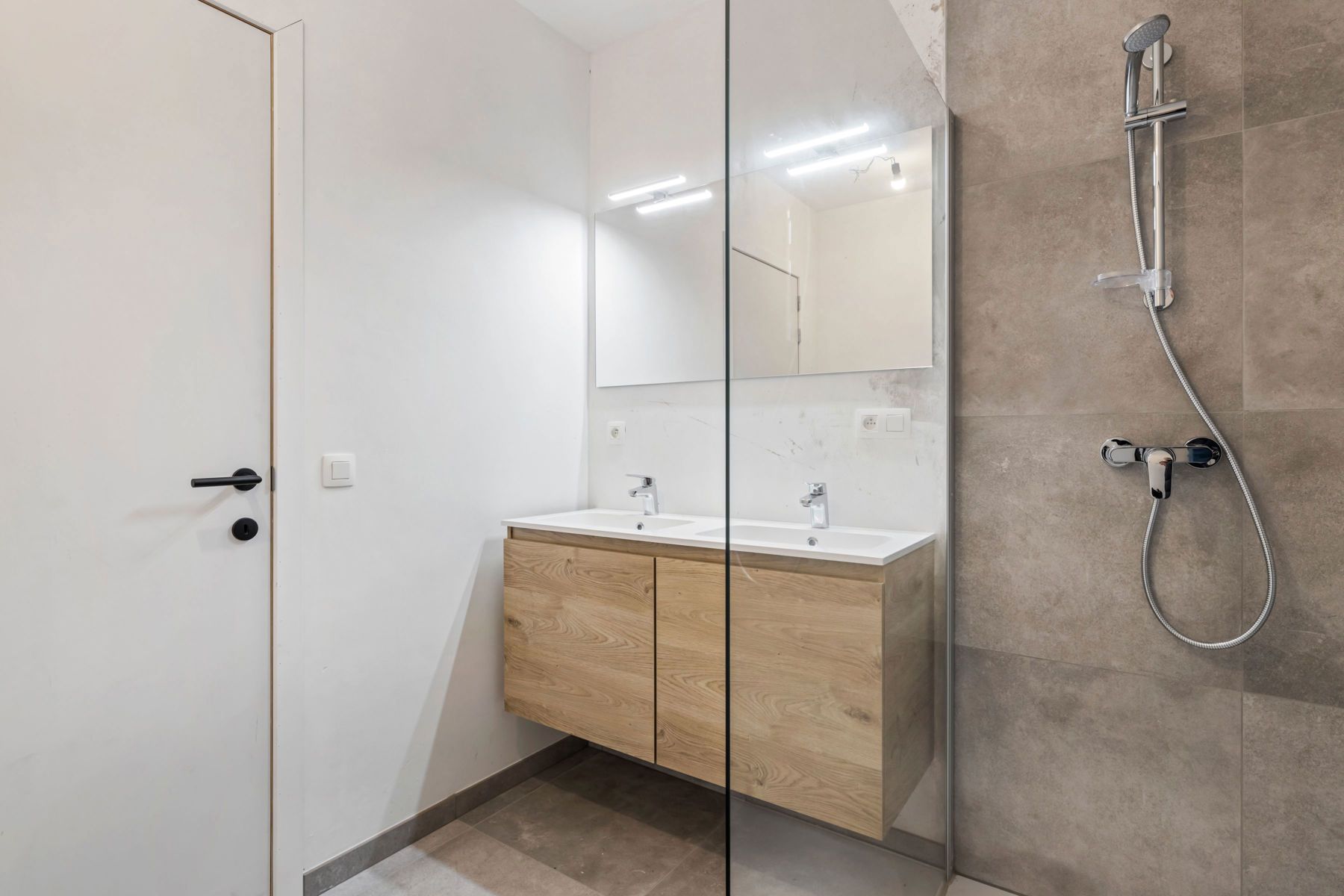 Prachtig nieuwbouwappartement met volledige zolderverdieping foto 16