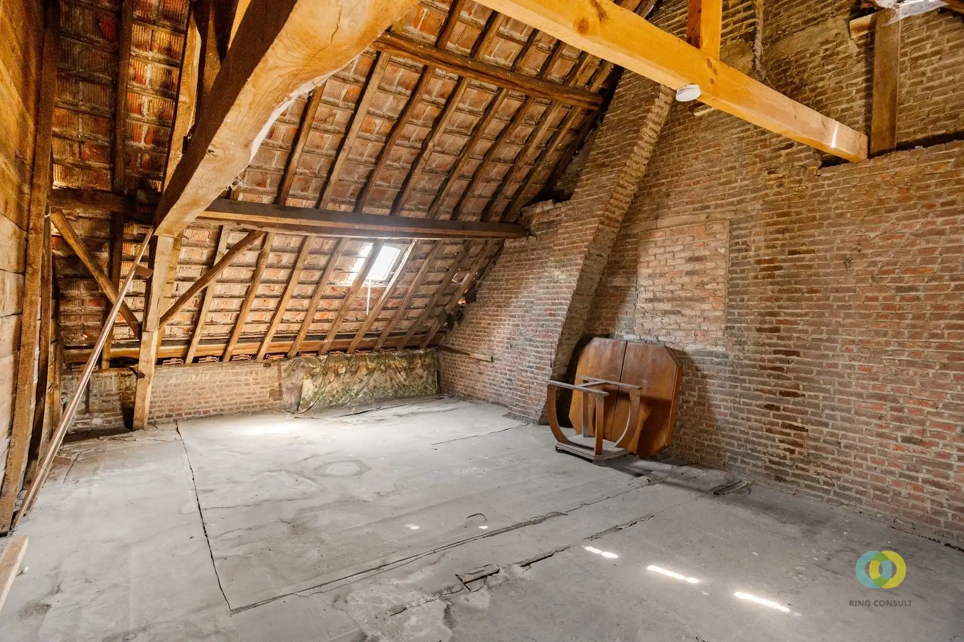 Woning met veel renovatie potentieel  foto 11