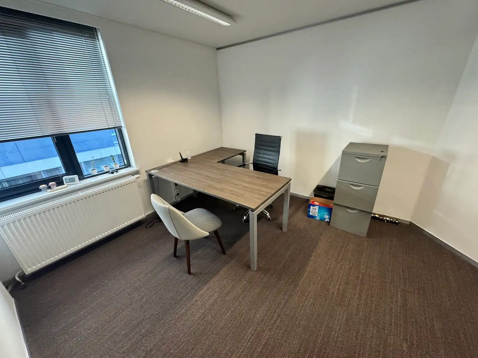 KANTOOR MET PARKING TE HUUR OP DE BISCHOPPENHOFLAAN foto 5