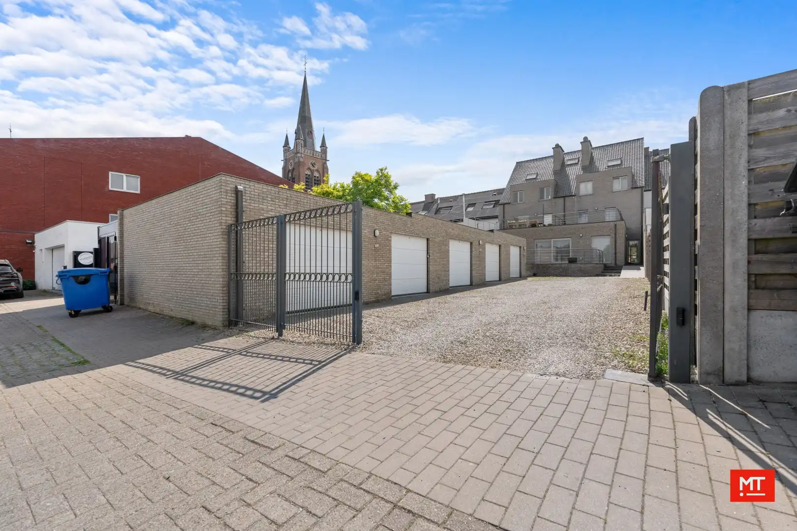 Ruim appartement (109 m²) met 2 slaapkamers en garage te koop in de dorpskern van Beselare foto 11
