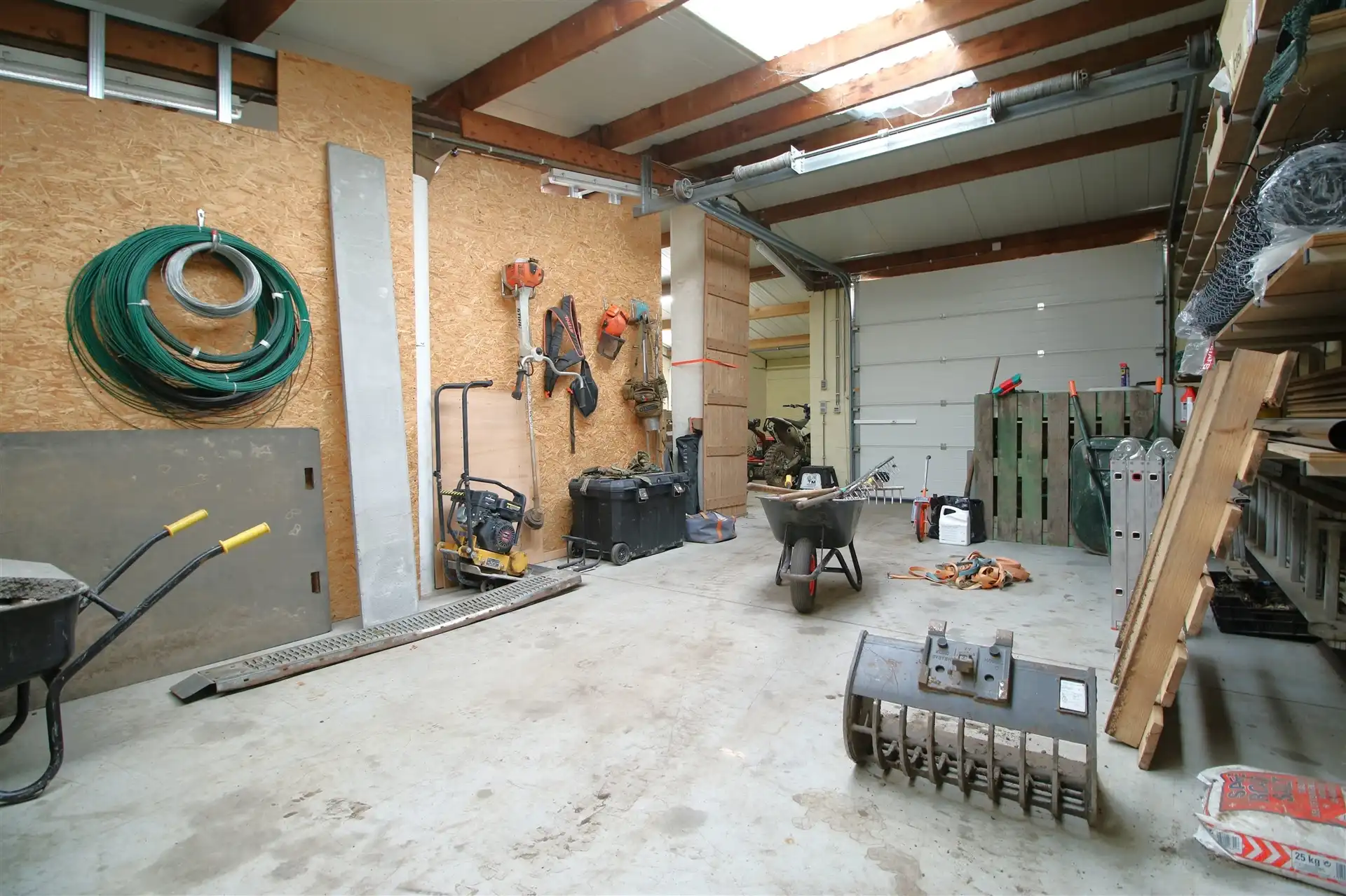 Opslag- / handelsruimte foto 14