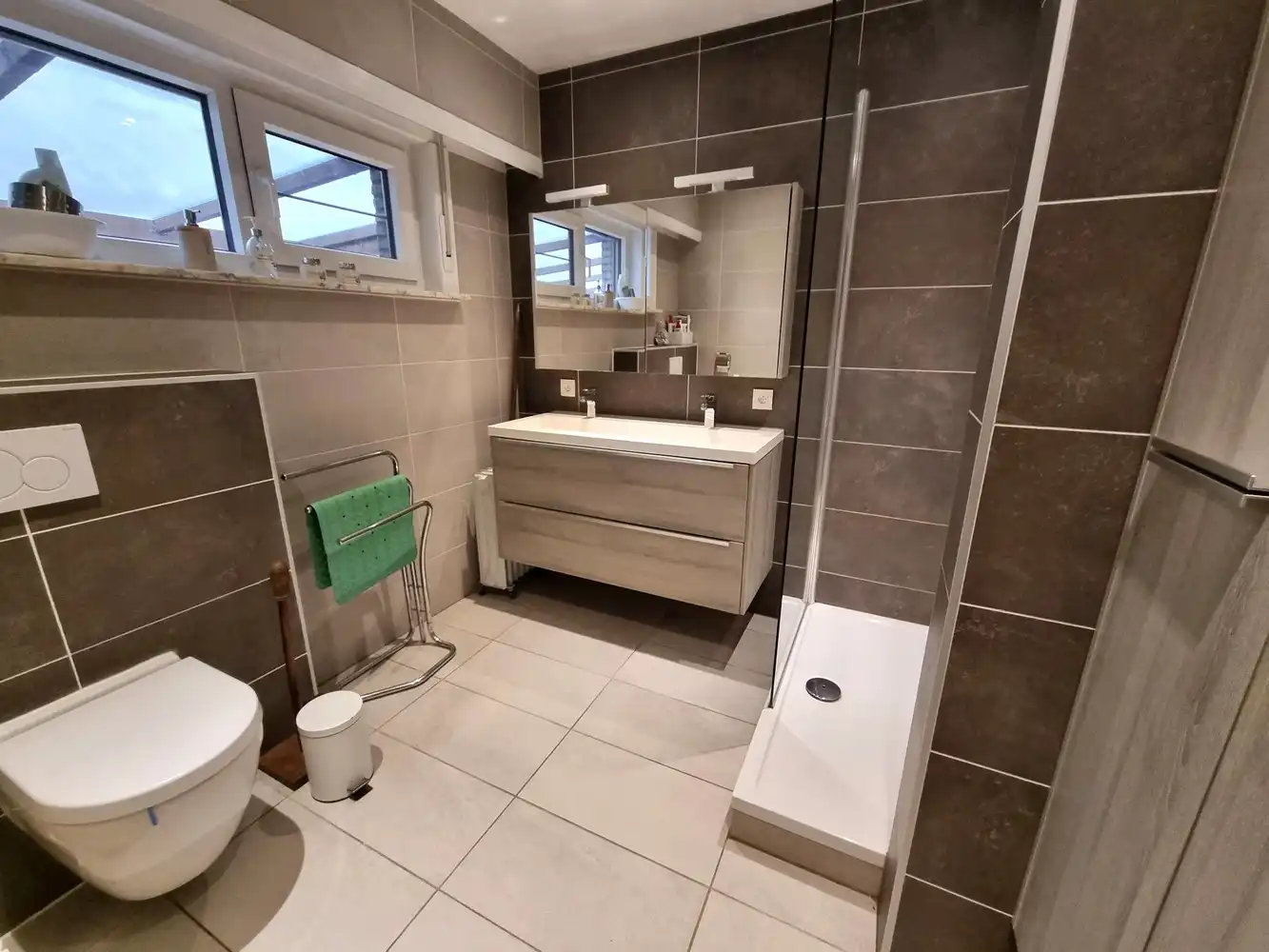 Ruime instapklare gezinswoning met prachtige tuin 28a51ca en uitstekende ligging! foto 13