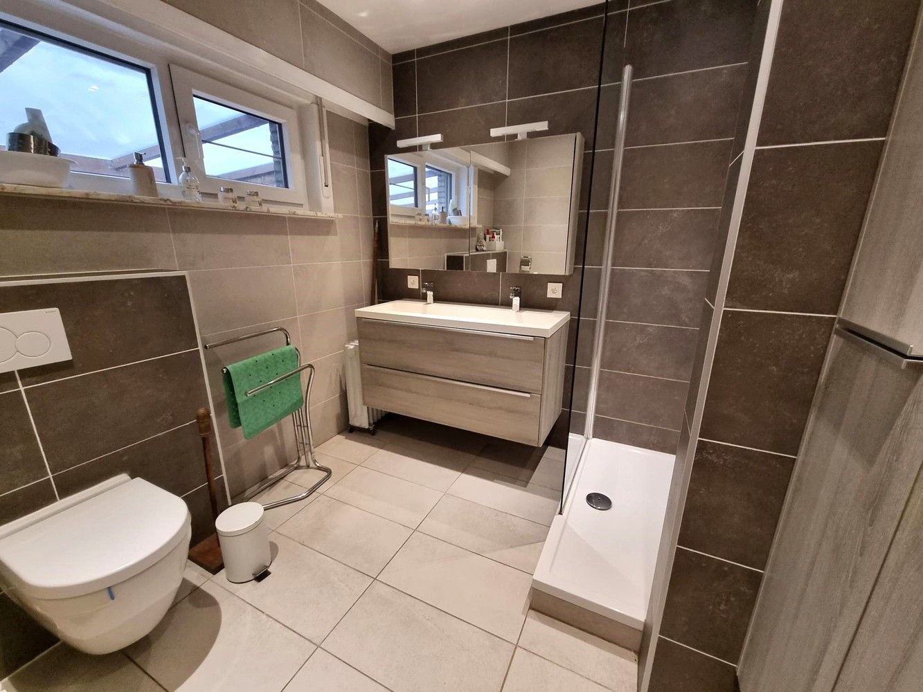 Ruime instapklare gezinswoning met prachtige tuin 28a51ca en uitstekende ligging! foto 13