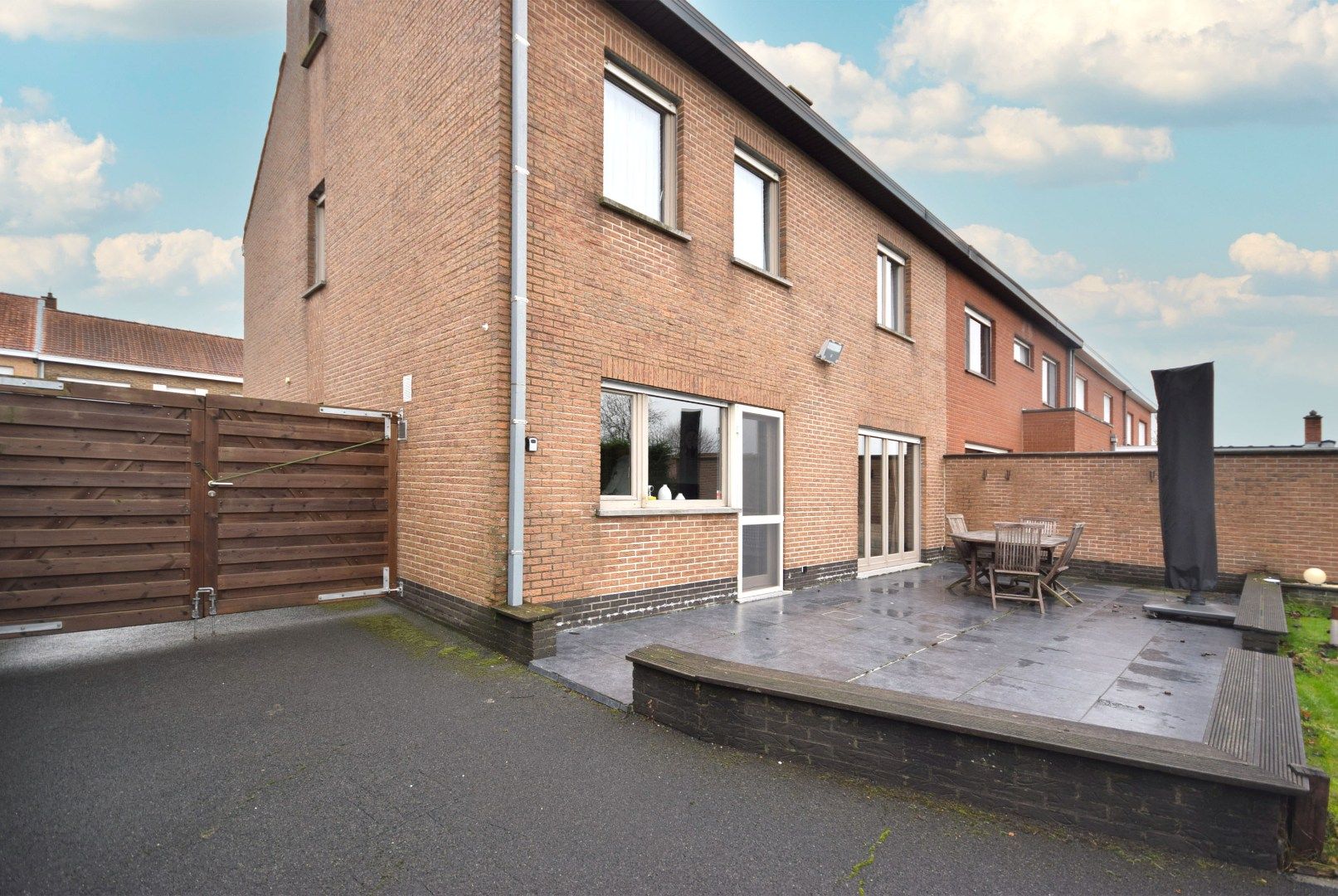 ZEER RUIME EN GOED ONDERHOUDEN HALF OPEN BEBOUWING foto 19