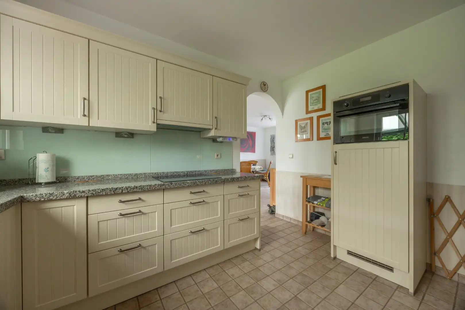 Goed onderhouden woning op een perceel van 8 are 19 ca foto 8