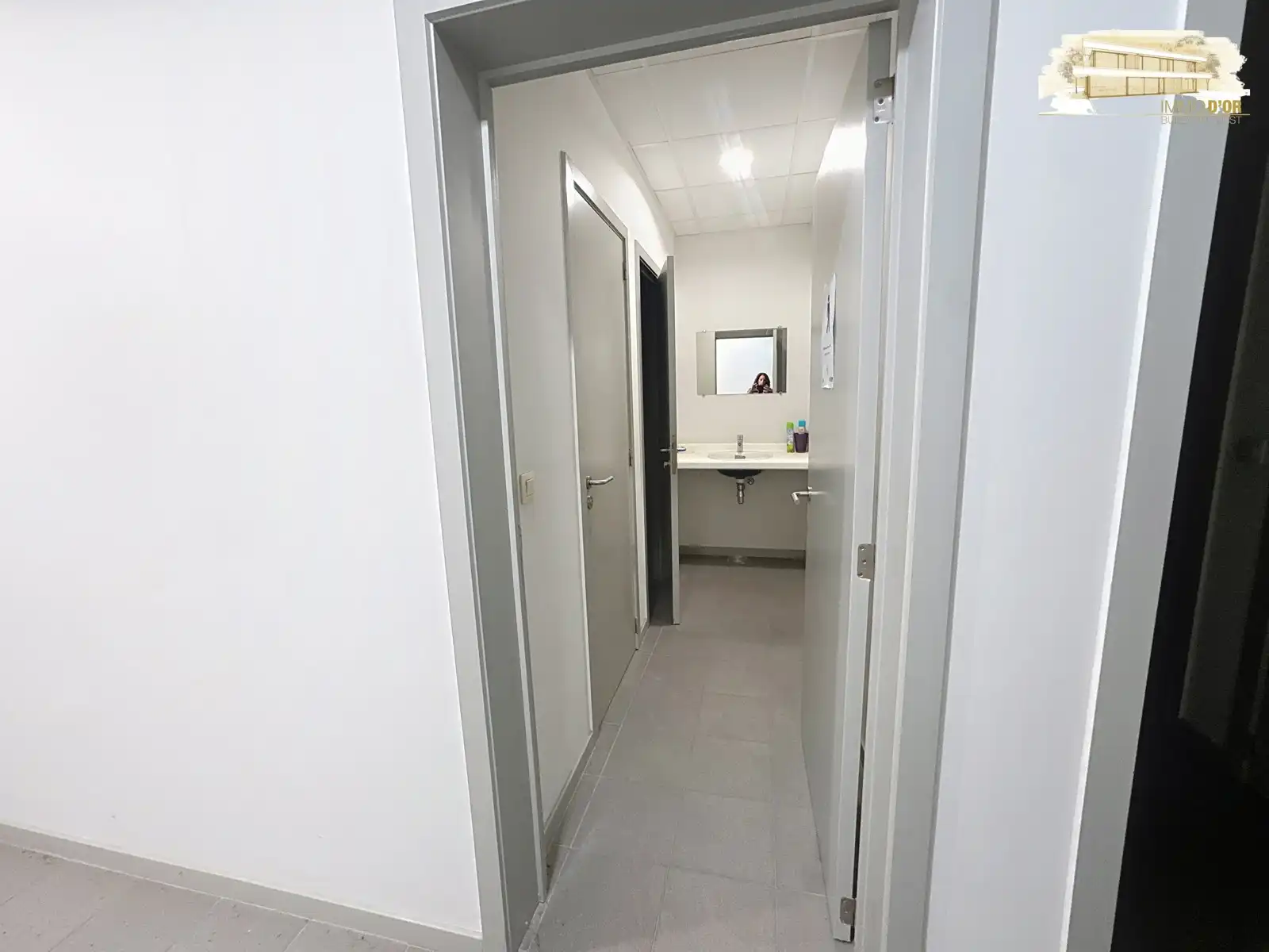 Ruime polyvalente kantoorruimte op topligging in Schoten foto 20