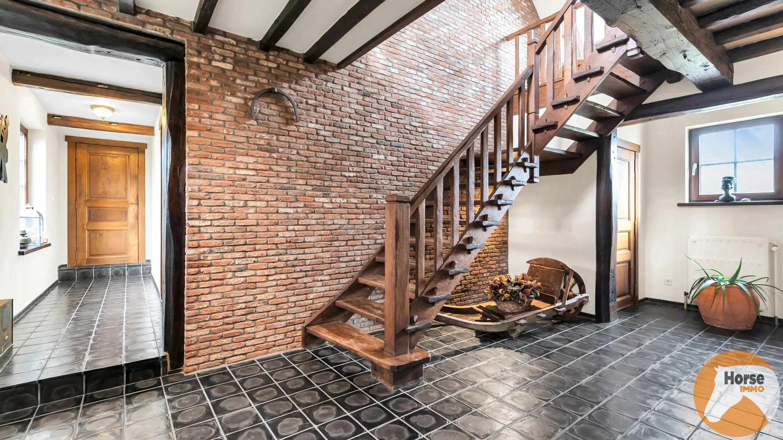 ROOSDAAL - Centraal gelegen woning met prachtig uitzicht foto 7