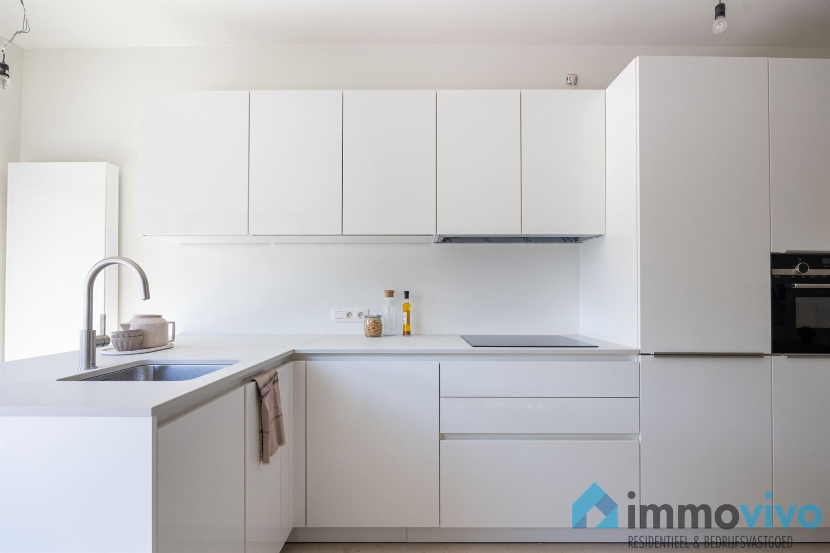 Volledig gerenoveerde woning met vier slaapkamers, twee badkamers en stadstuin foto 5