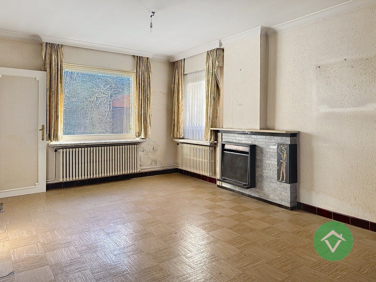 Alleenstaande woning met ruime tuin en sterke ligging nabij alle voorzieningen te Zedelgem. foto 7