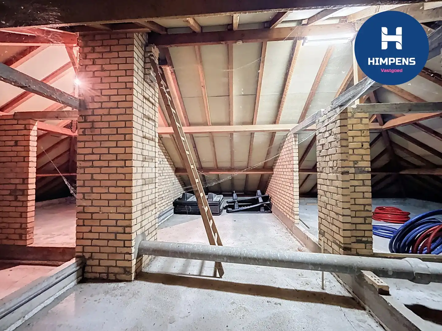 Te renoveren villa met grote tuin en uitbreidingsmogelijkheden foto 18