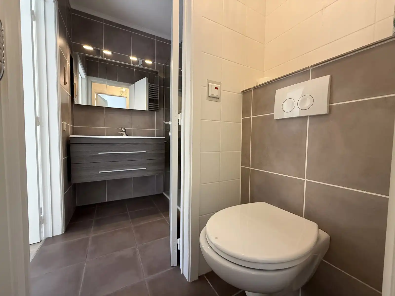 Gerenoveerde serviceflat in een rustige en groene omgeving foto 9