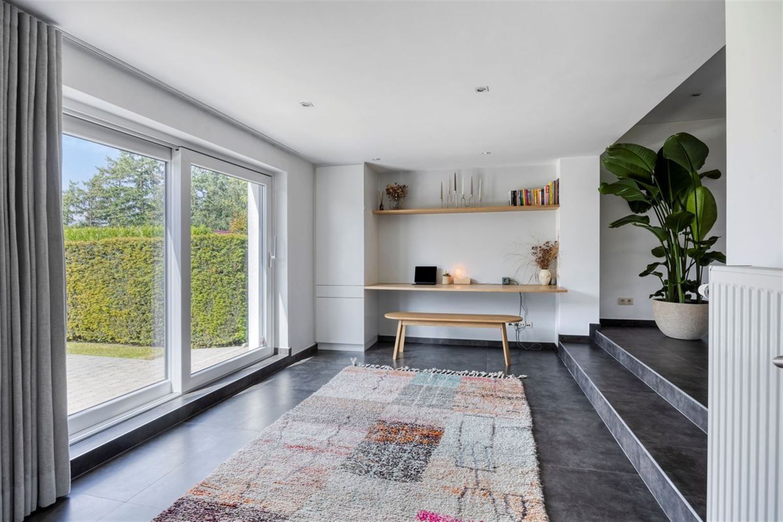 Instapklare, rustig achterin gelegen 3-gevelwoning nabij Hallerbos! foto 9
