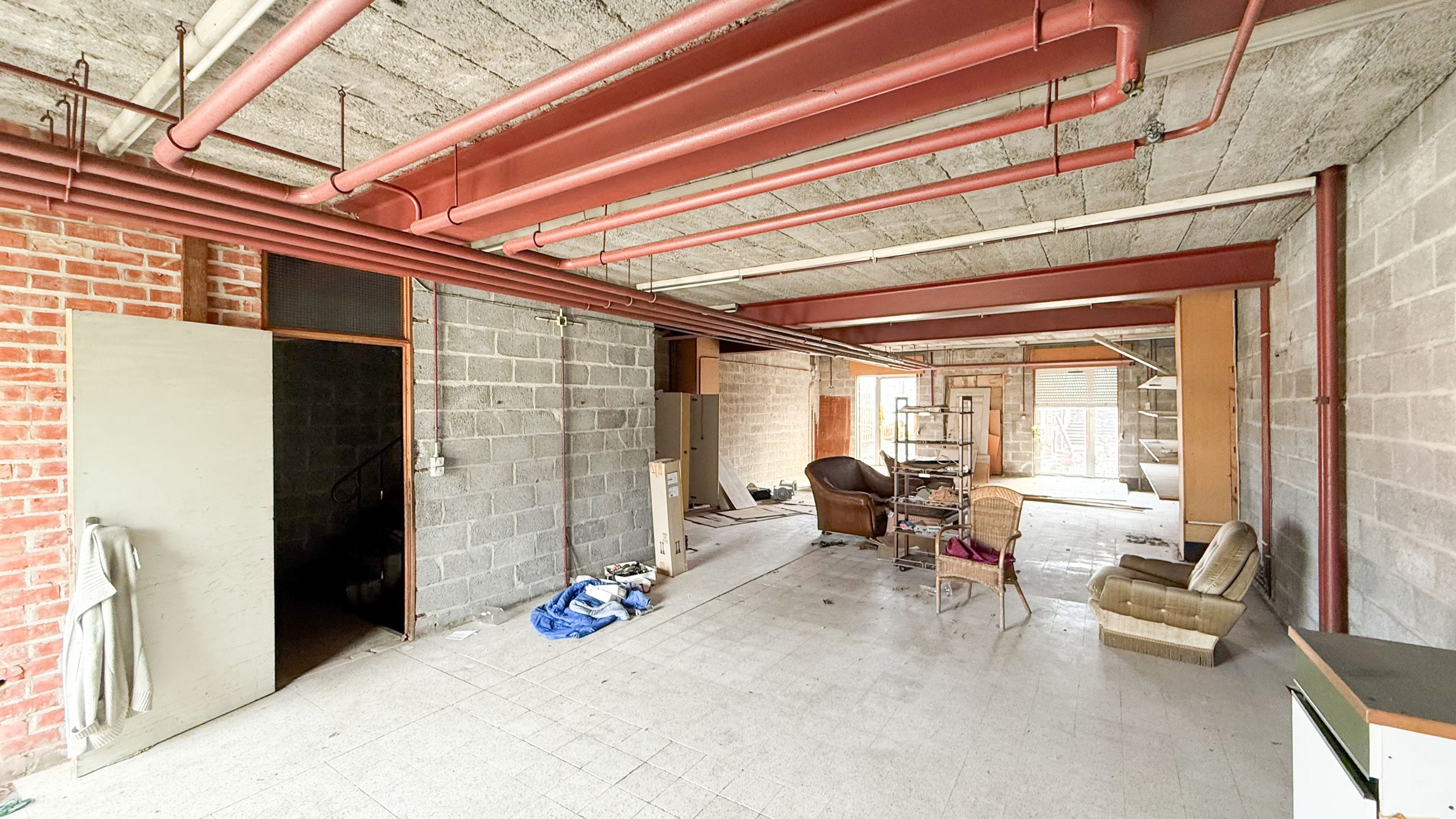 Ruime loods van maar liefst 360 m² gelegen te Heusden! foto 15