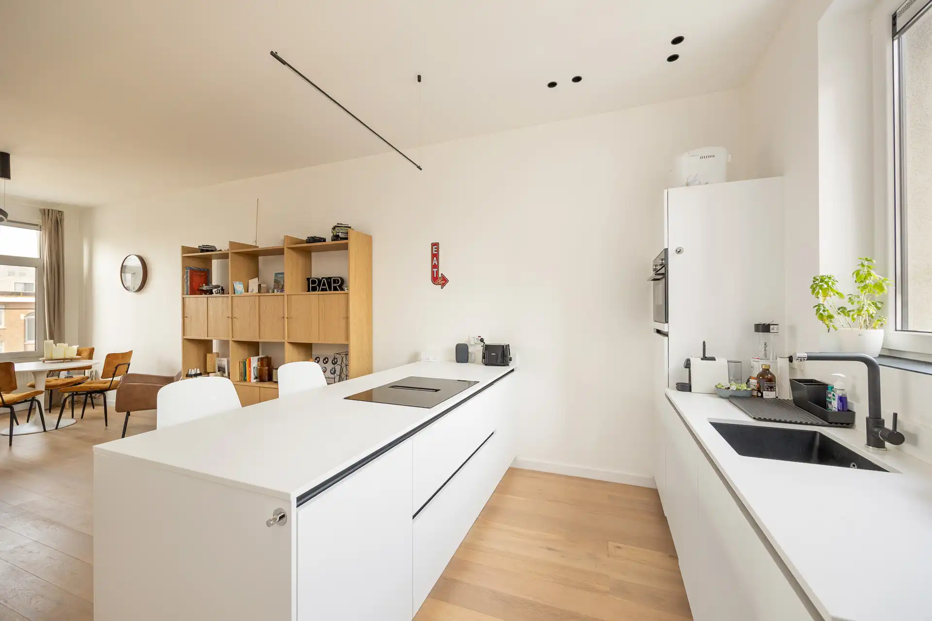 Prachtig gerenoveerd appartement met uniek dakterras! foto 9