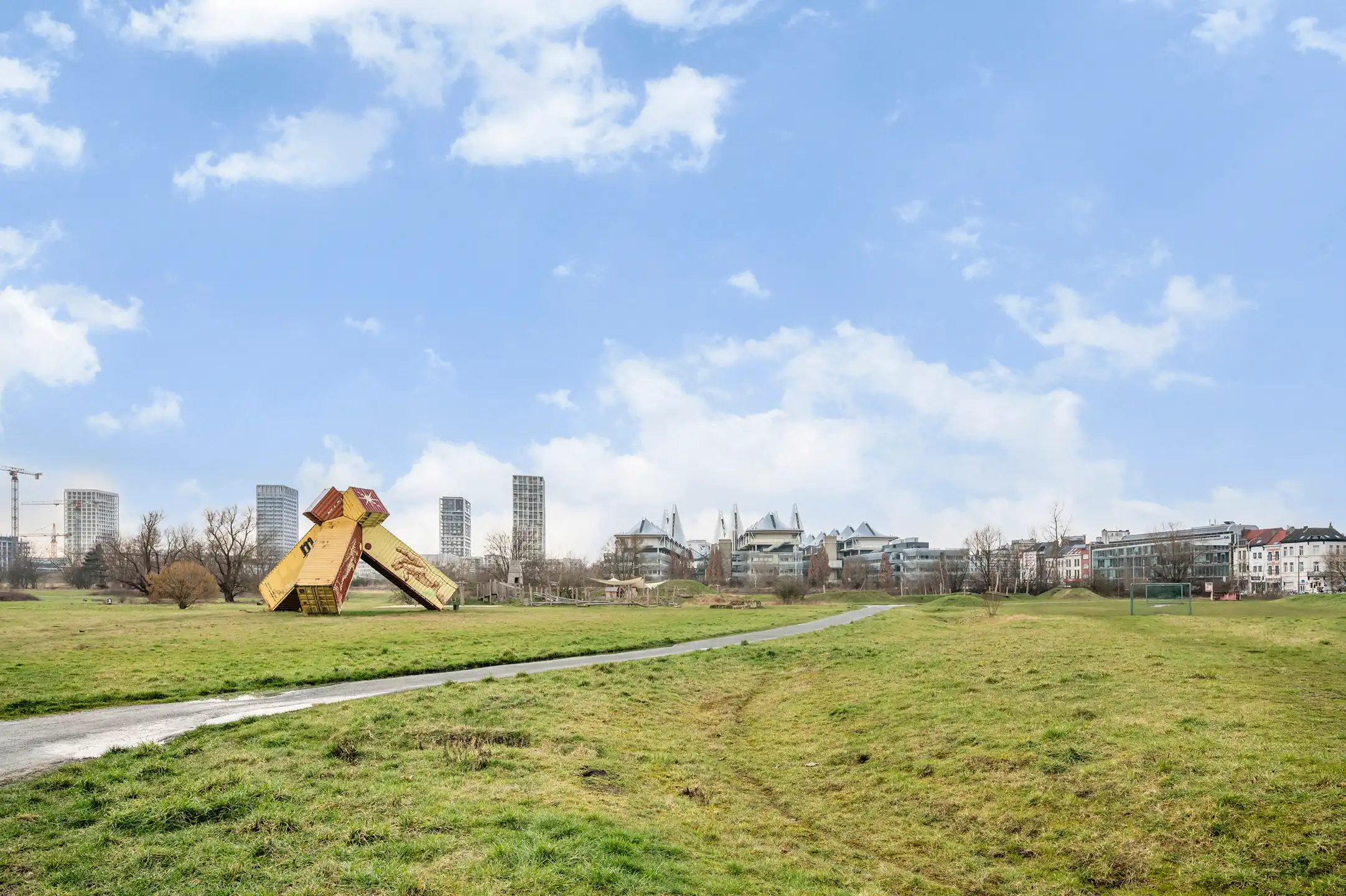 Tot in de puntjes gerenoveerd appartement op 't Zuid foto 26