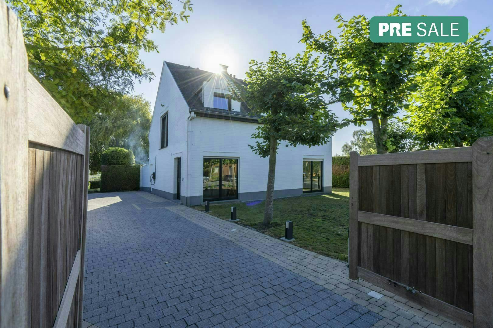 Instapklare villa (1236 m²) met unieke zichten te Bellegem  foto {{pictureIndex}}