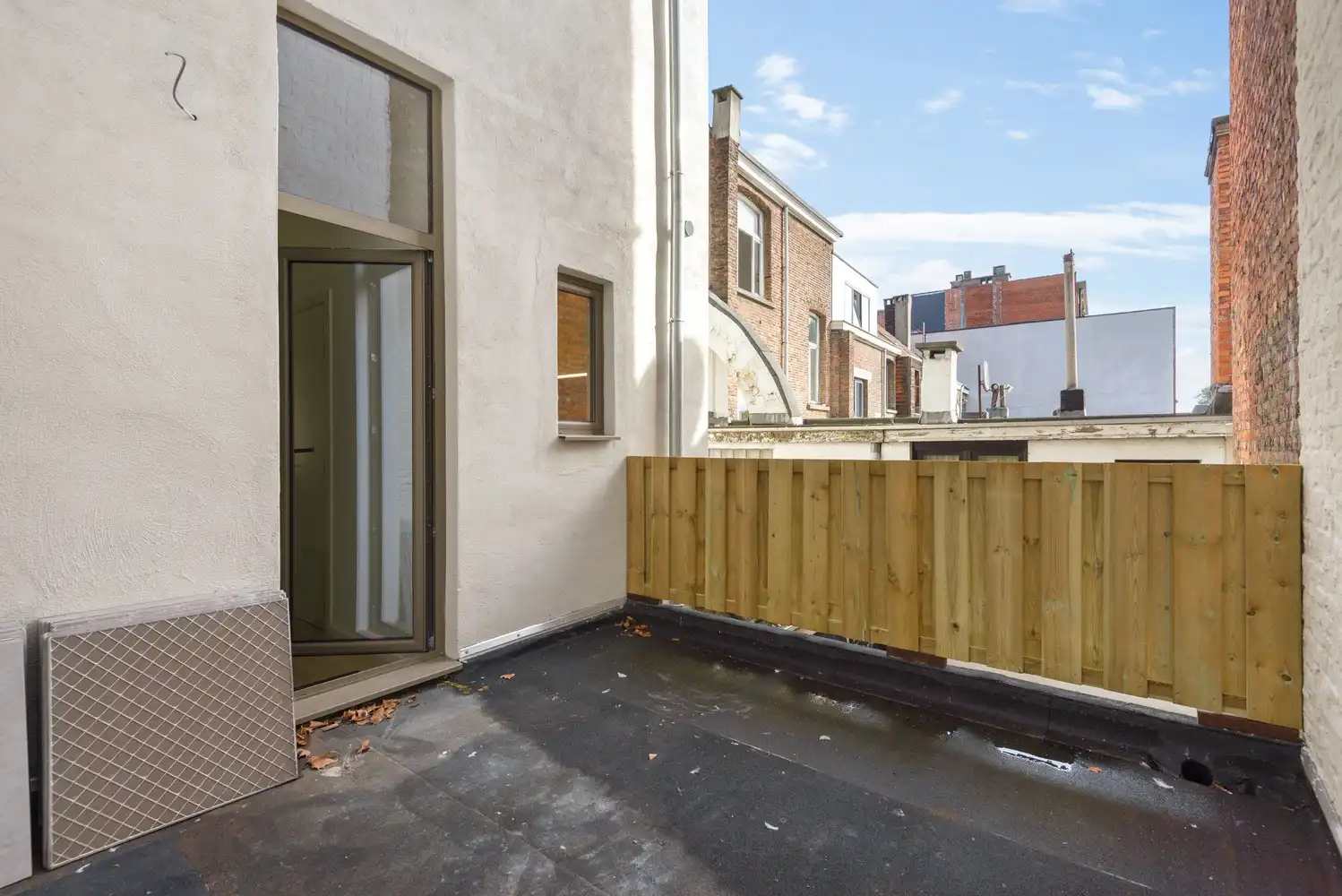 Gerenoveerd appartement met 2 slaapkamers , buitenruimte en groen zicht foto 17