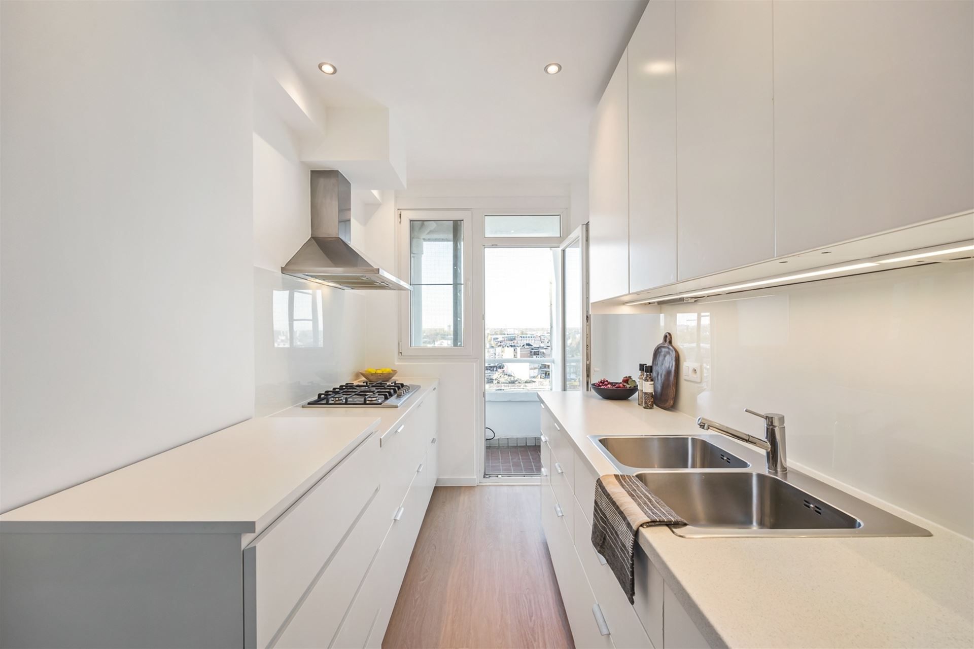 Gerenoveerd appartement met panoramisch uitzicht foto 8