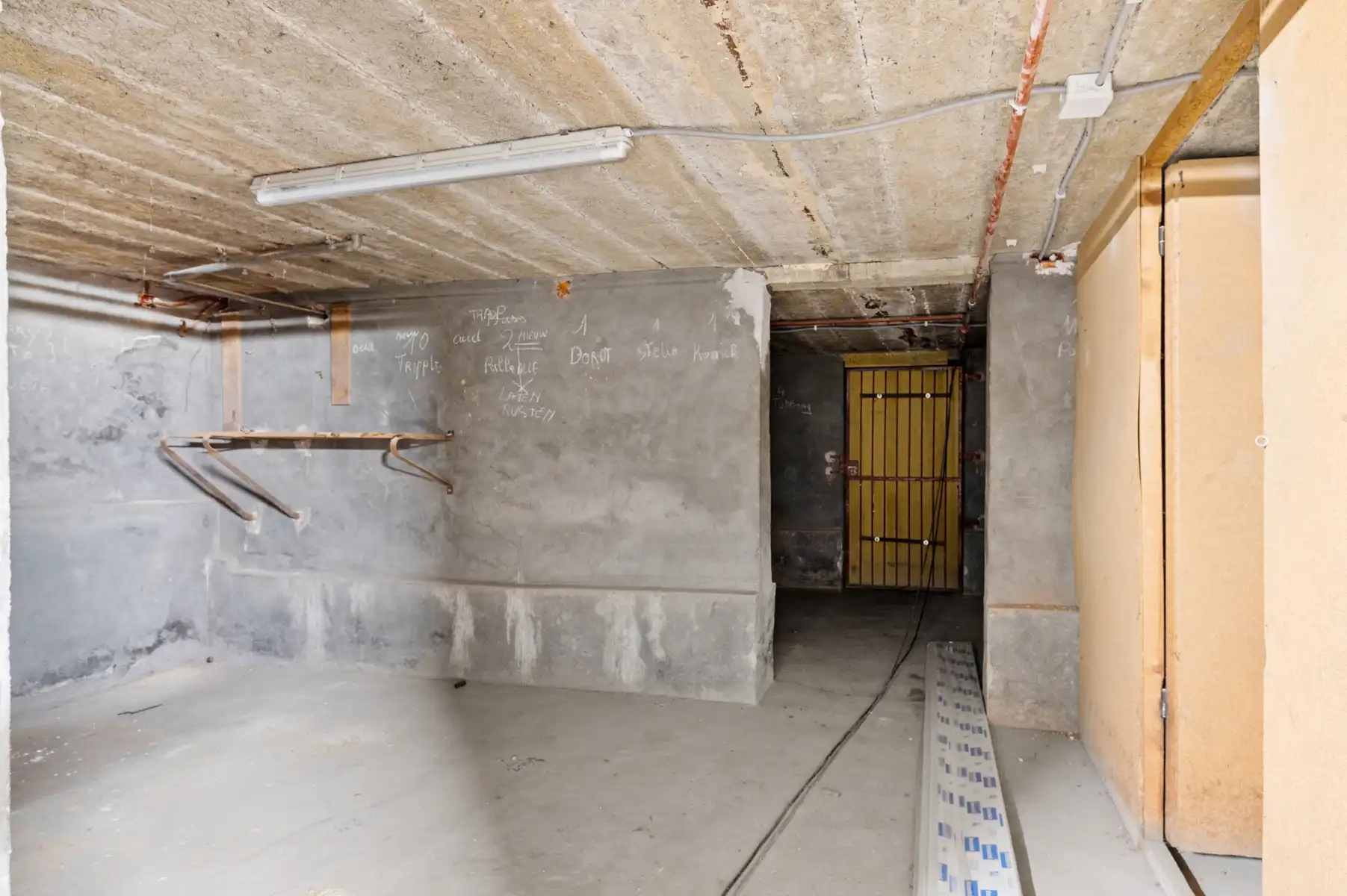 Ruim handelspand van ca. 165 m² op een commerciële locatie. foto 14