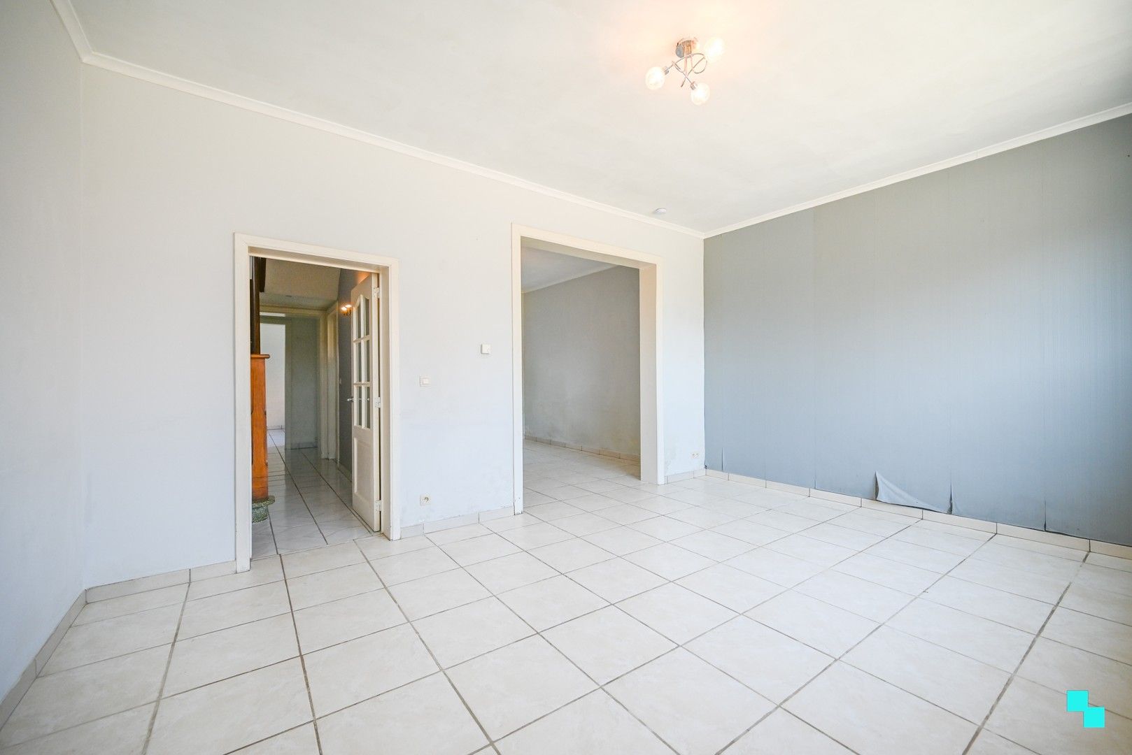 Op te frissen eengezinswoning met uitweg achteraan foto 2