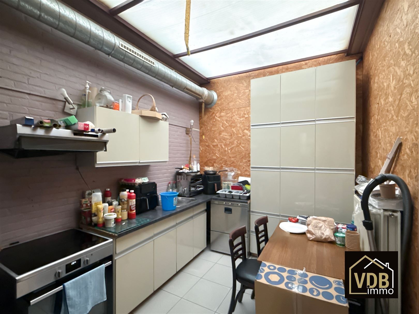 HANDELSHUIS MET WOONST foto 30