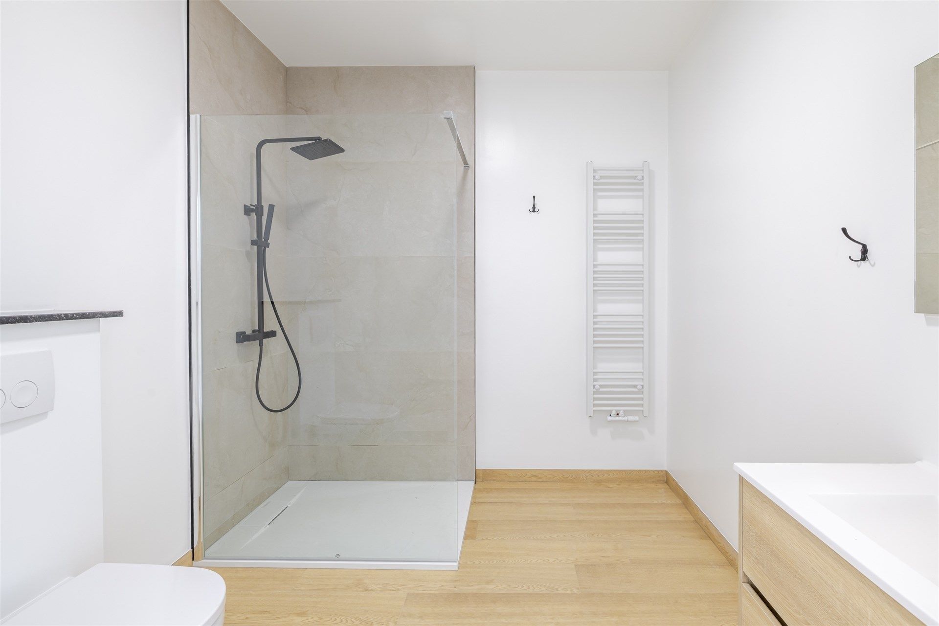 Subliem gerenoveerde woning met 3 slks en tuin foto 8