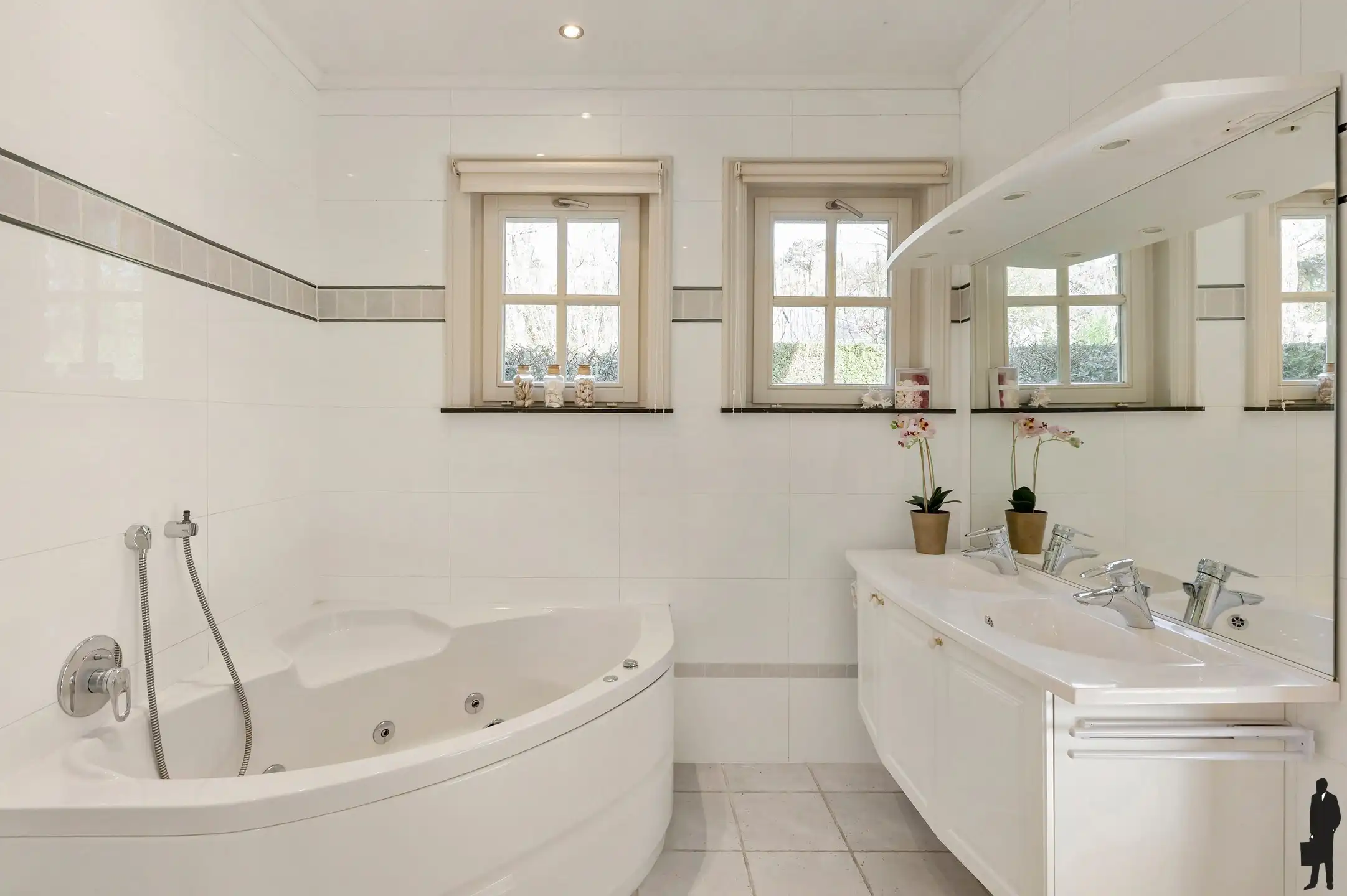 Lichtrijke villa aan het centrum! foto 28