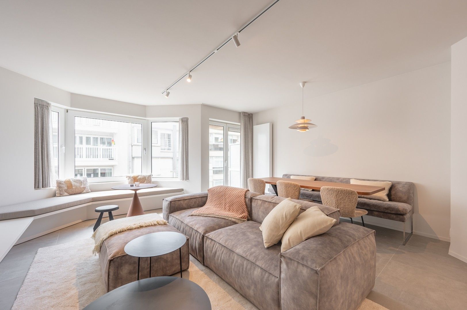 Luxueus gerenoveerd appartement met zijdelings zeezicht, ideaal gelegen nabij het Driehoeksplein. foto 3