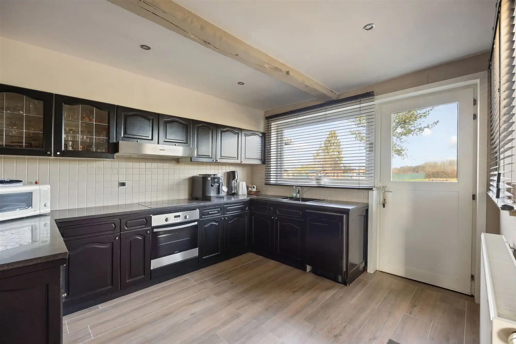 KARAKTERVOLLE GELIJKVLOERSE WONING (246M²) OP EEN PERCEEL VAN 25A41CA TE HALEN foto 10