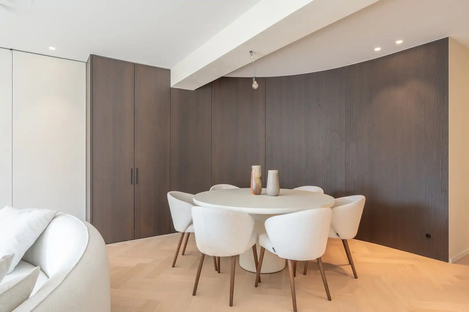 Magnifiek gerenoveerd appartement van 150 m², op enkele passen van het Van Bunnenplein. foto 8