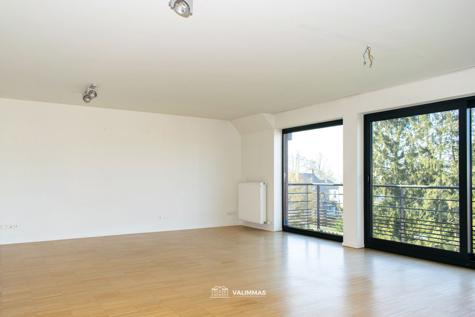 Zeer ruim duplex-appartement met terras, garage, parking... foto 3