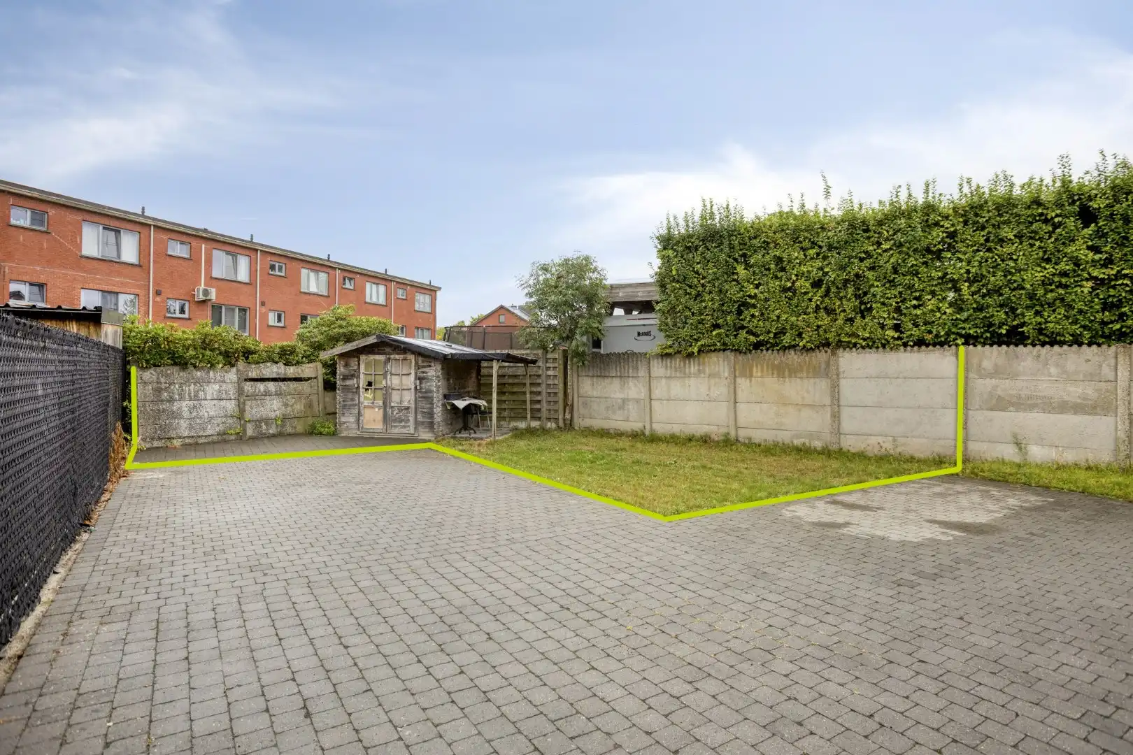 Instapklaar gelijkvloers appartement met 1 slpk, tuintje en autostaanplaats in het centrum ! foto 13