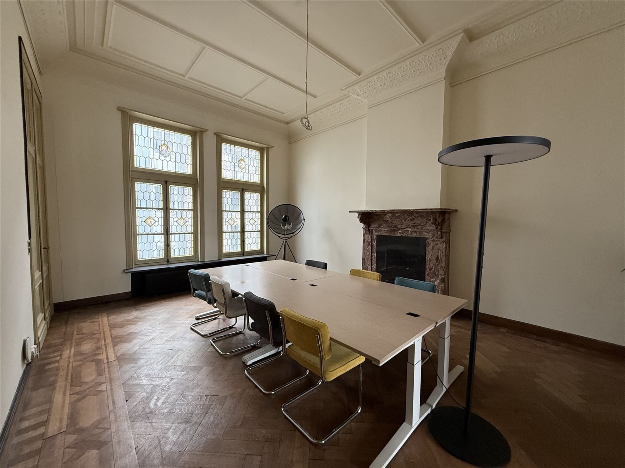 Ruim kantoor met keuken in centrum Antwerpen foto {{pictureIndex}}