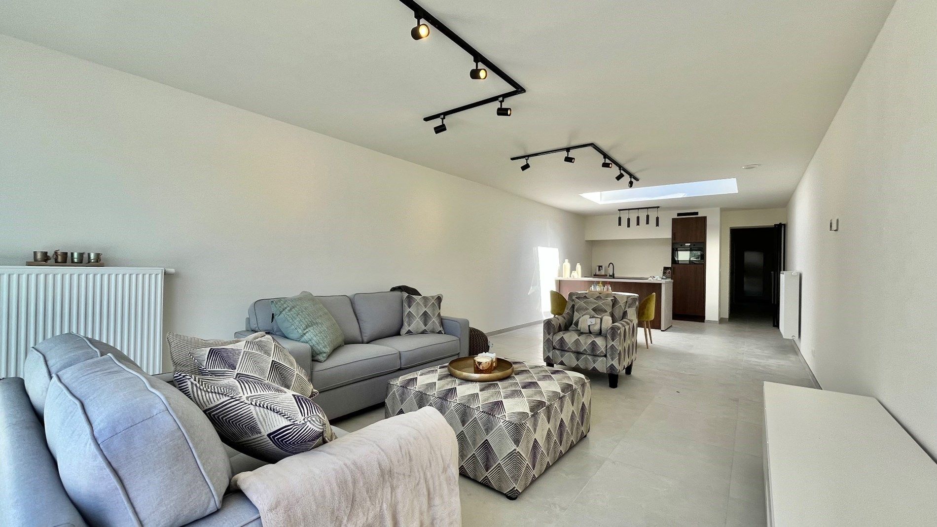 Nieuwe woning met 3 kamers en volle uitweg foto {{pictureIndex}}