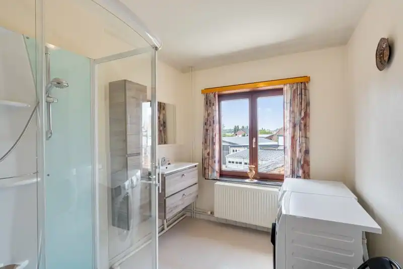 Verzorgde woning met onderhoudsvriendelijke tuin op 2are 55ca en gelegen in het centrum van Kortenaken foto 17