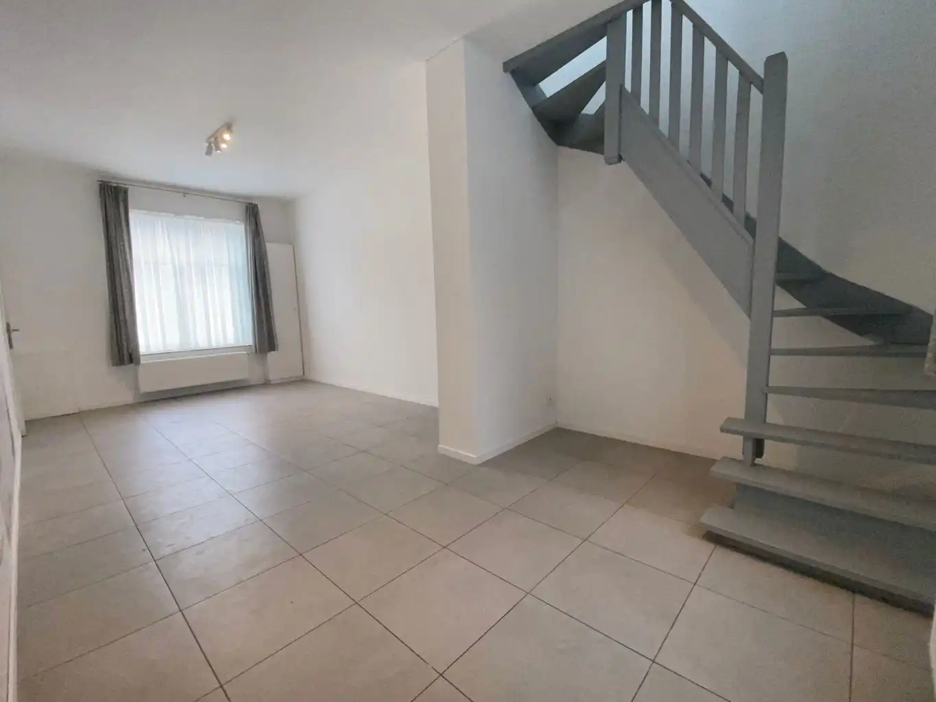 Gerenoveerde gesloten bebouwing met twee kamers  foto 4