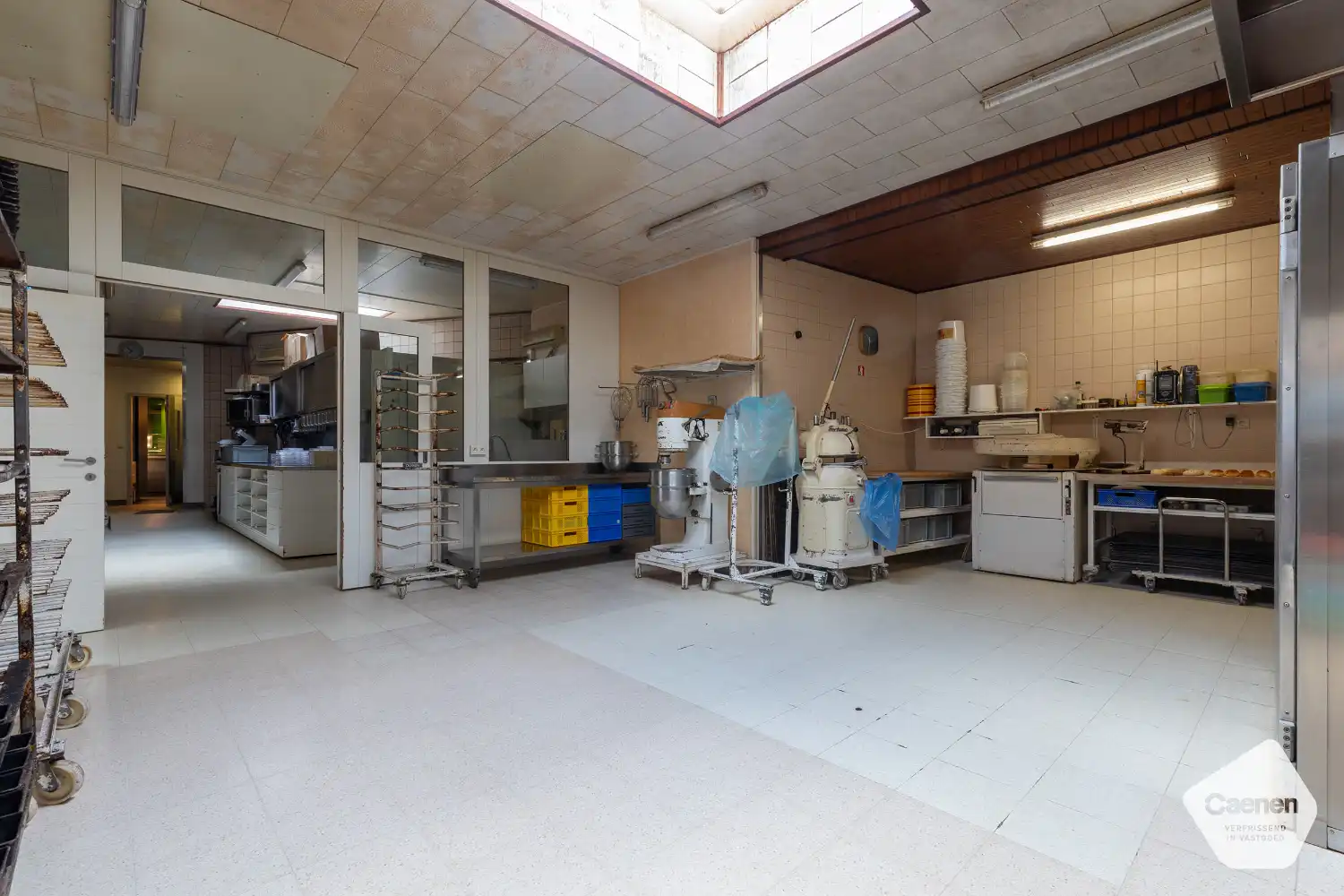 Veelzijdig handelspand met woonst en met tal van mogelijkheden momenteel ingericht als bakkerij foto 11