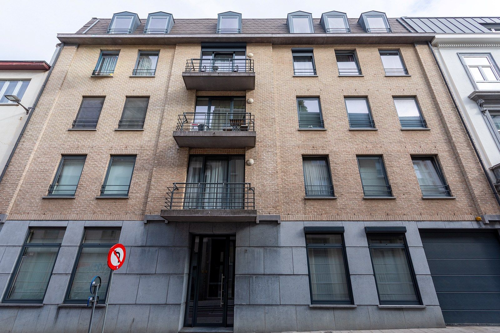 Recent appartement met 2 slk en terras foto {{pictureIndex}}