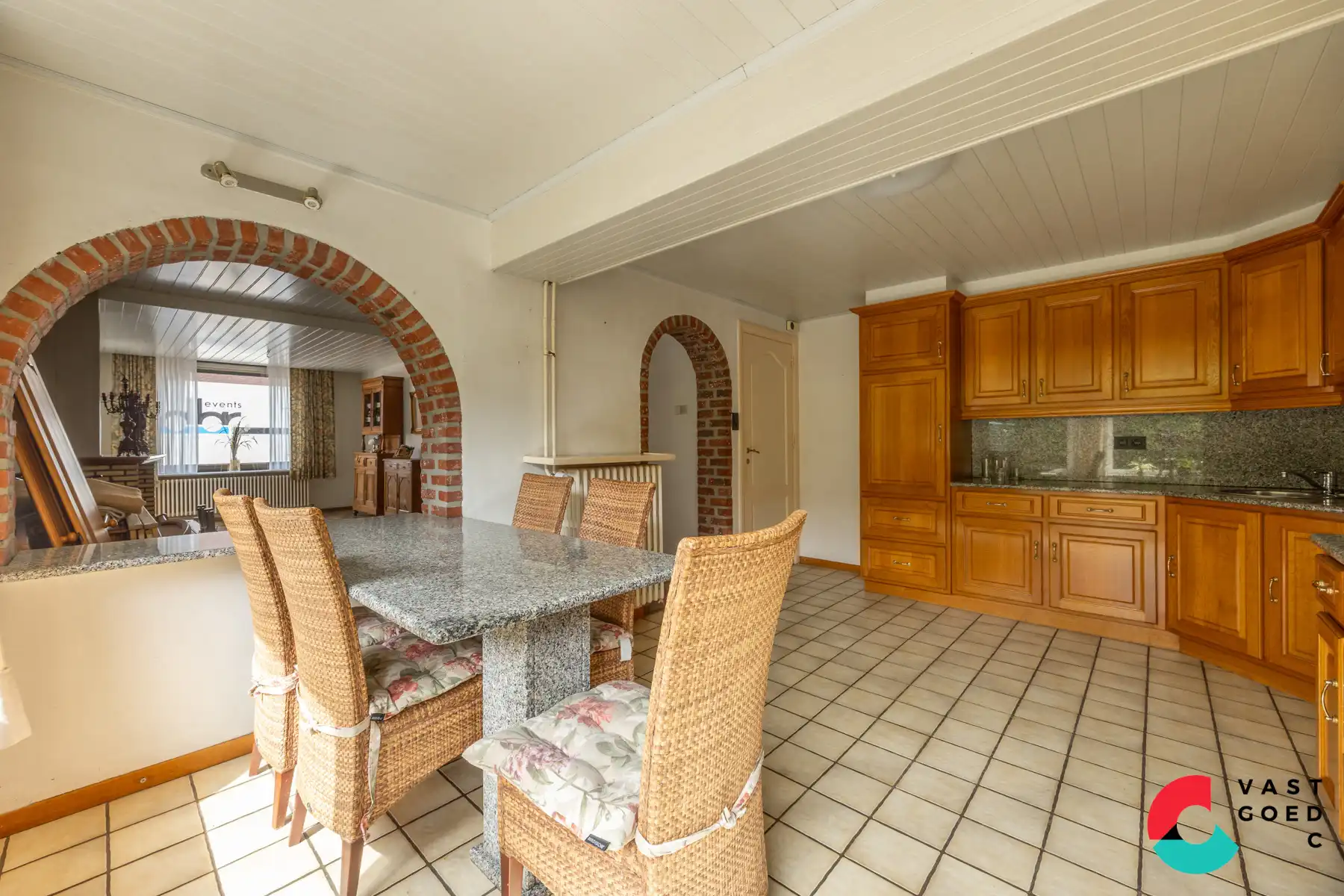 Te renoveren gezinswoning in het centrum van Hamont-Achel foto 8