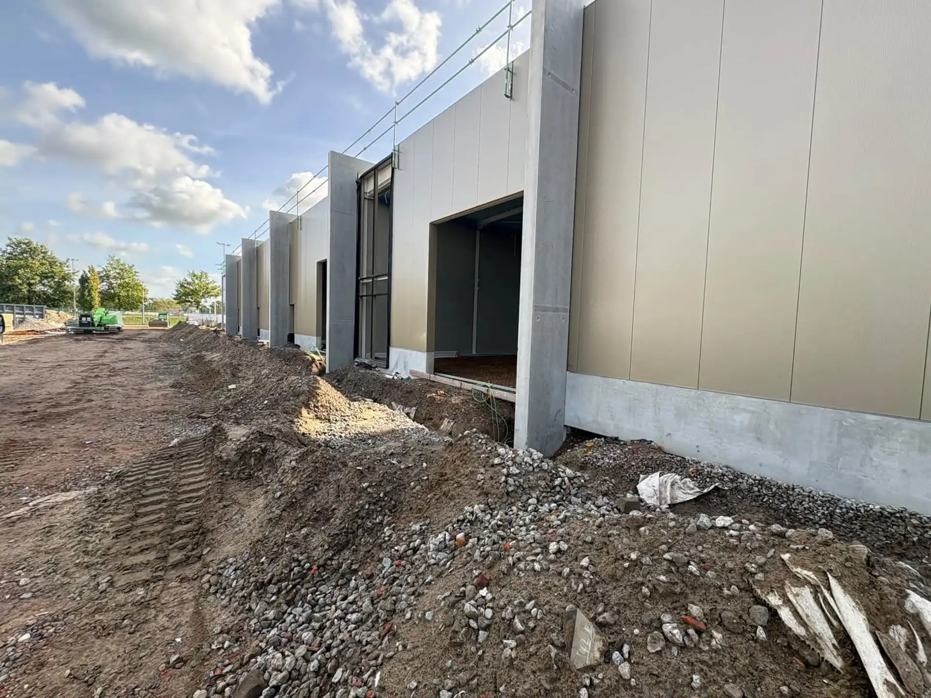 Nieuwbouw KMO-unit 360m² Laarne foto {{pictureIndex}}