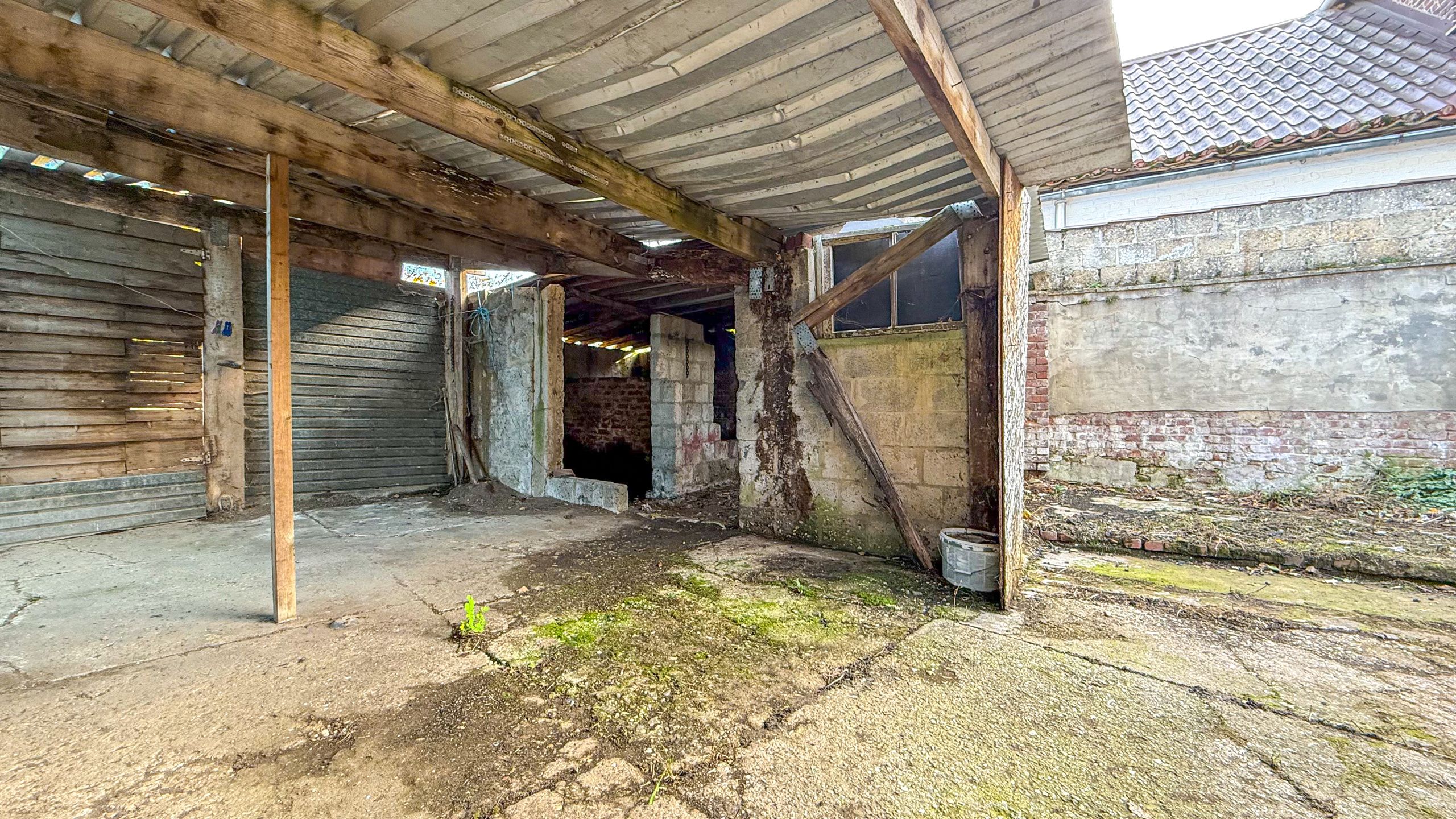 Te  renoveren HOB met veel mogelijkheden! foto 18