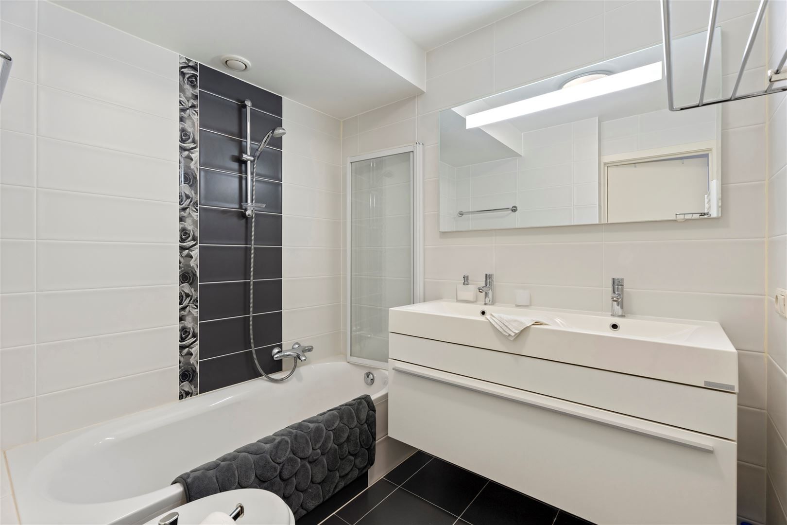 Prachtig afgewerkt  appartement met 2 slaapkamers in topstaat foto 11