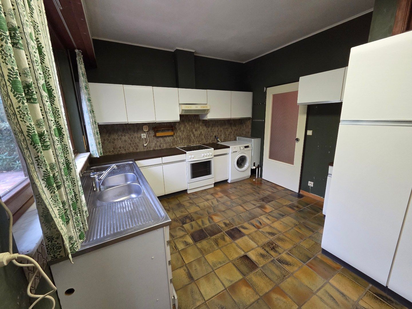Ruime te renoveren woning met aanpalende gronden voor een totale oppervlakte van 12860 m²! foto 8