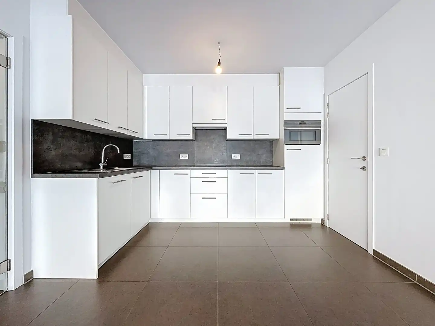 Instapklaar appartement met ruim terras te Nieuwpoort-stad foto 5